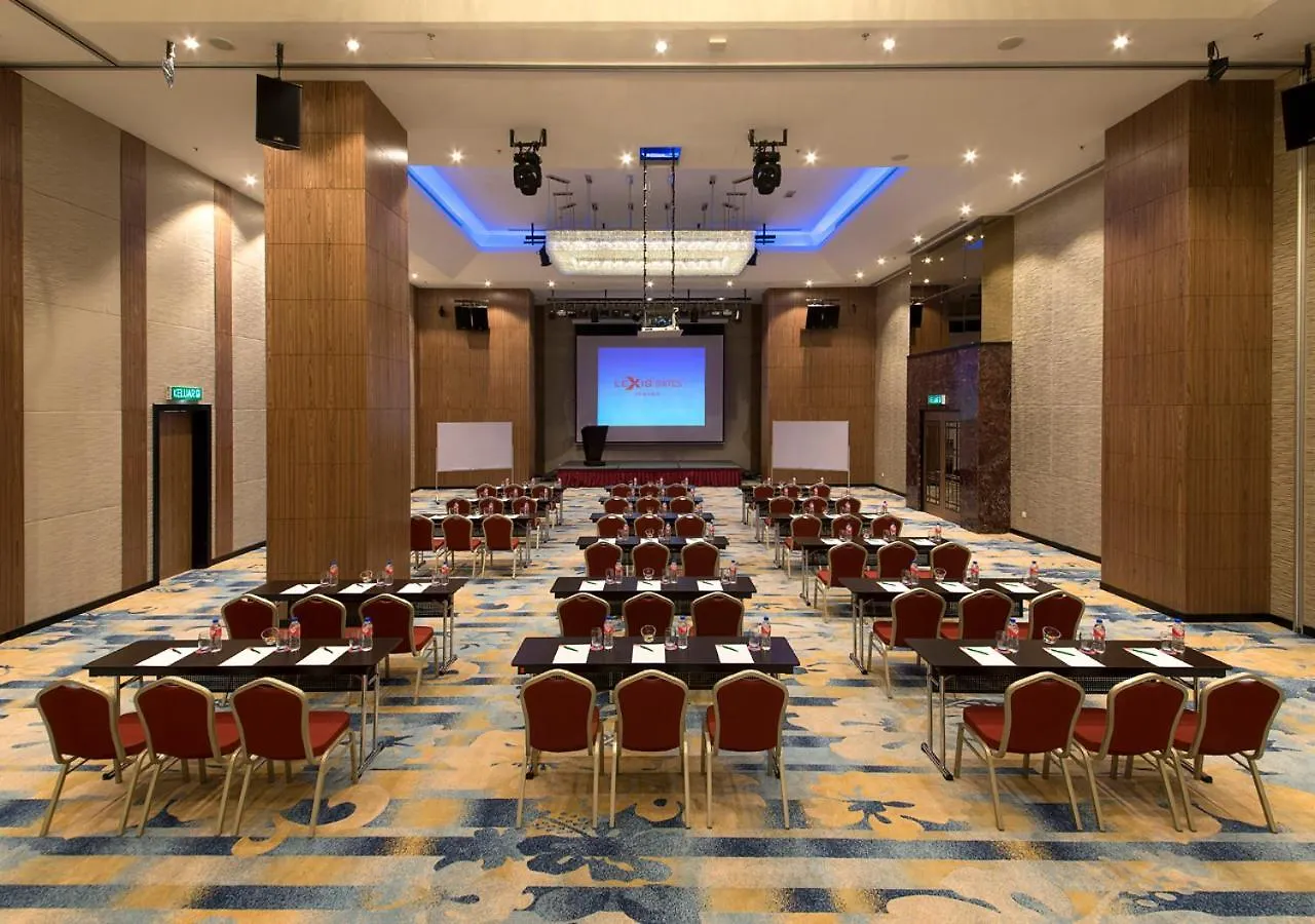 ***** Otel Lexis Suites Penang Bayan Lepas Malezya