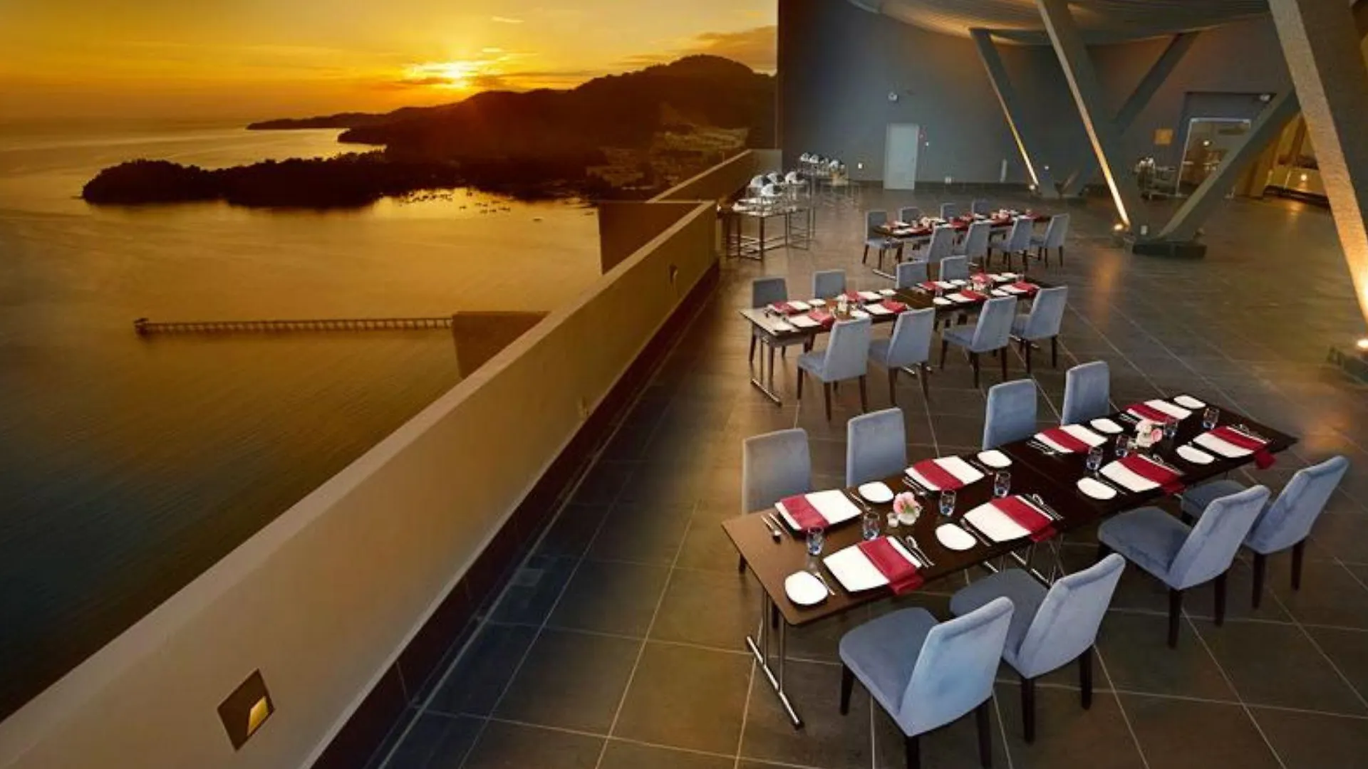 Lexis Suites Penang Bayan Lepas 5*,