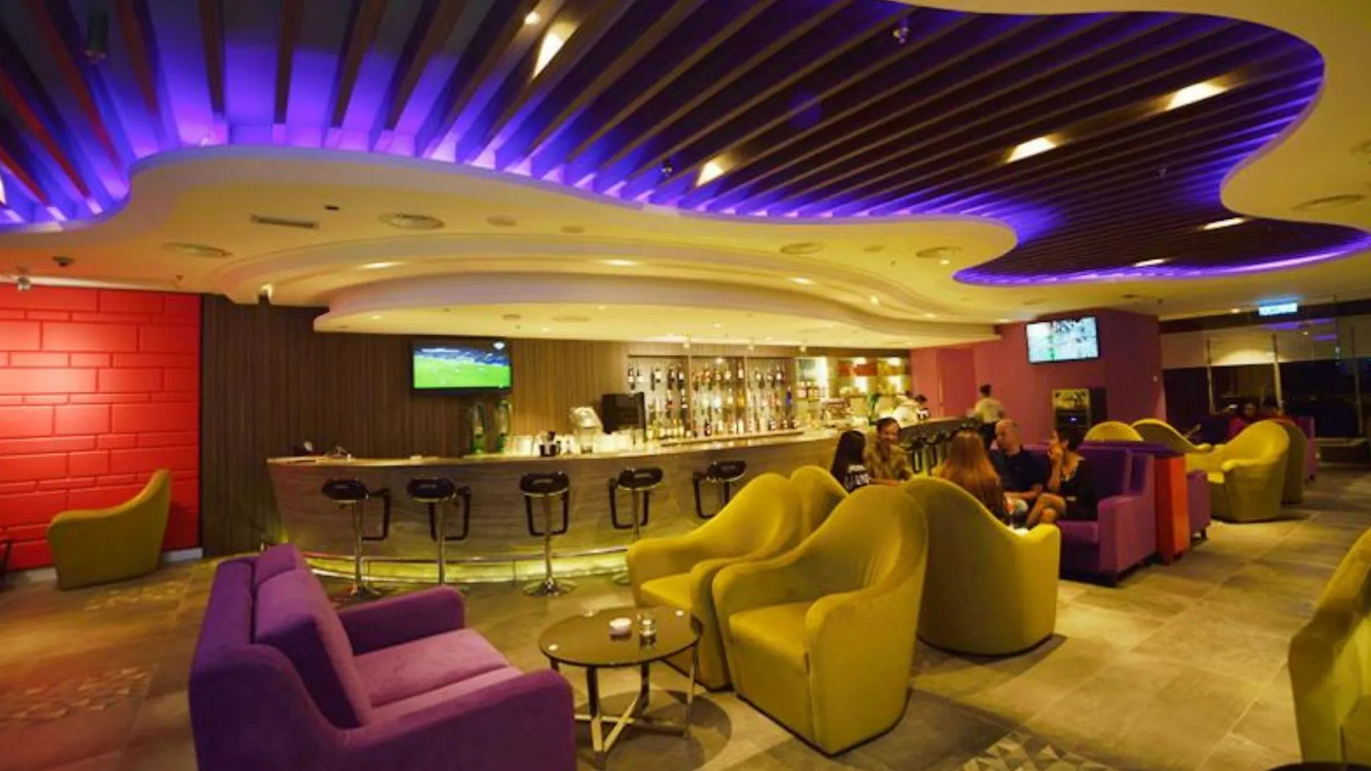 Lexis Suites Penang Bayan Lepas 5*,